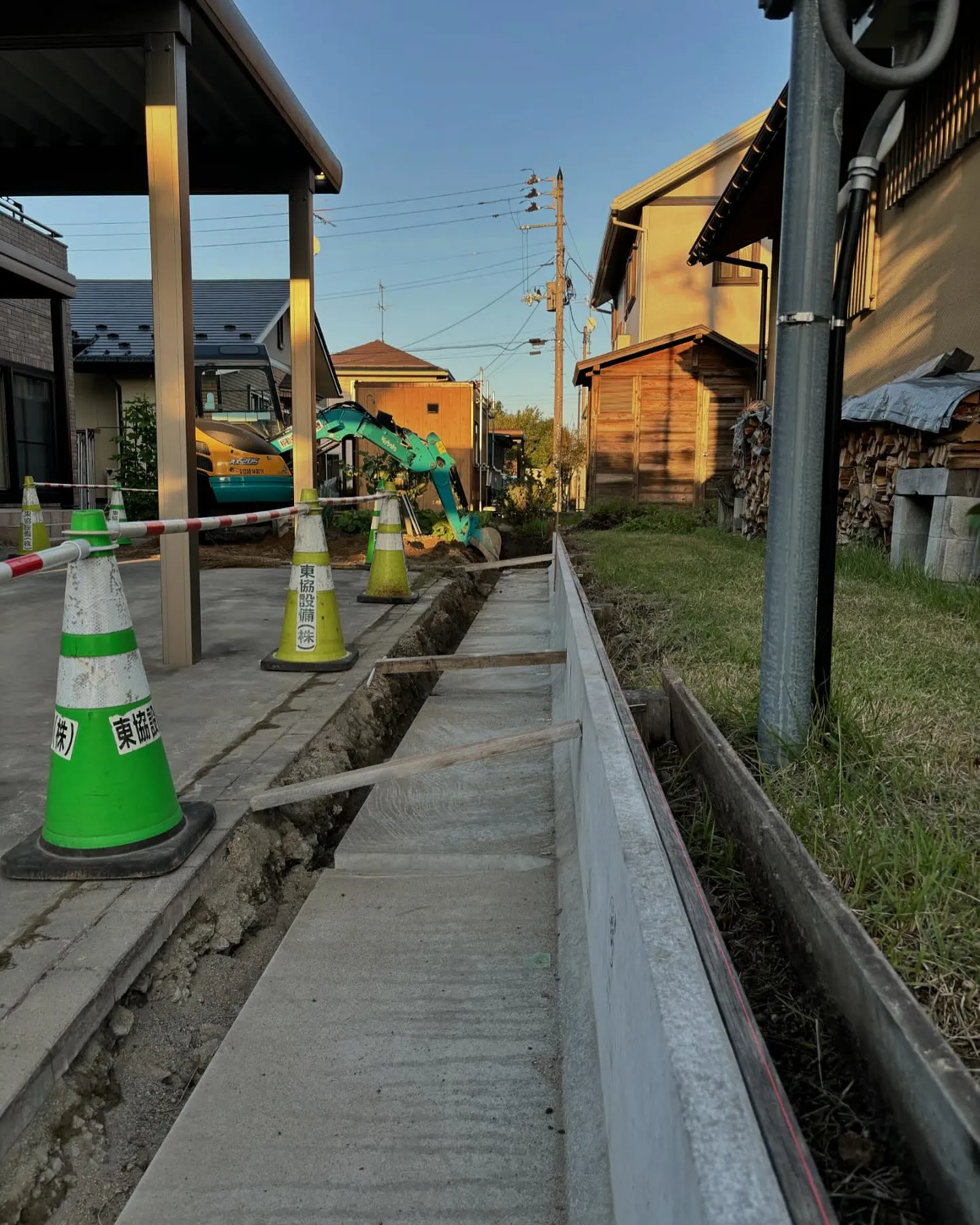 今日、L型擁壁の設置をしました😃