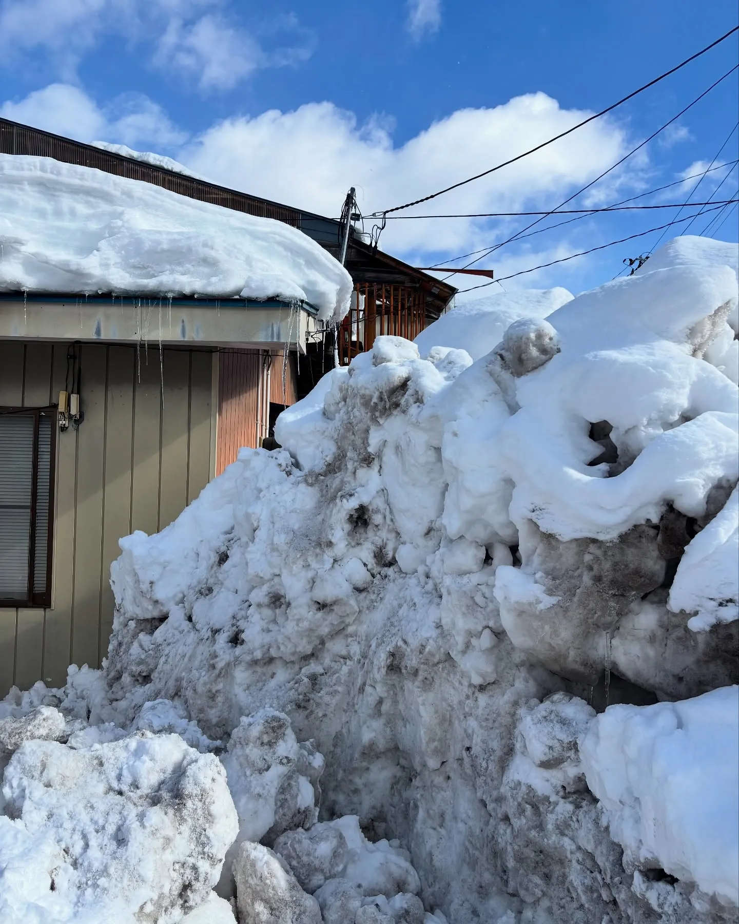 ２日間排雪作業を行いましたが、予定より多く月曜日も追加で排雪...