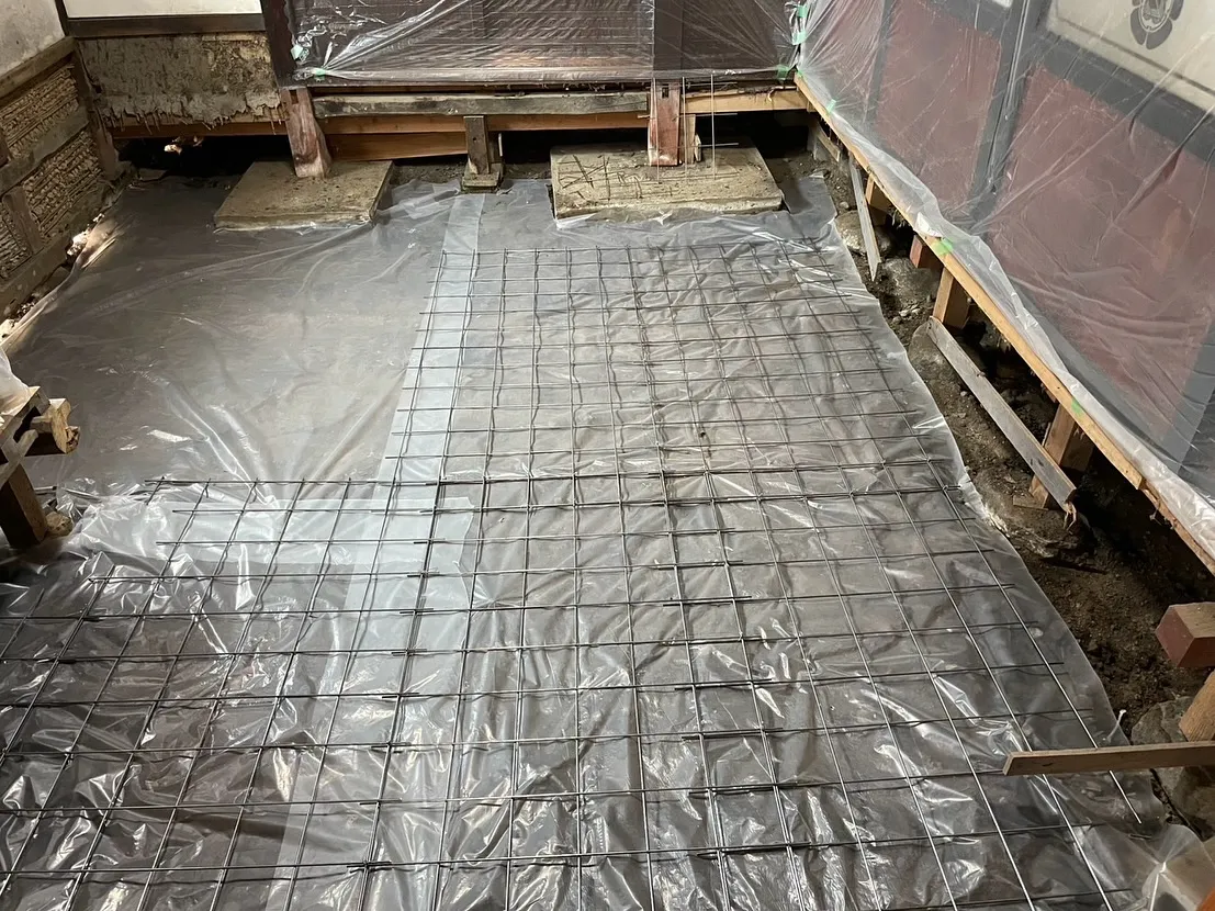 今日も外構工事と改築工事2ヶ所の大忙しでした。