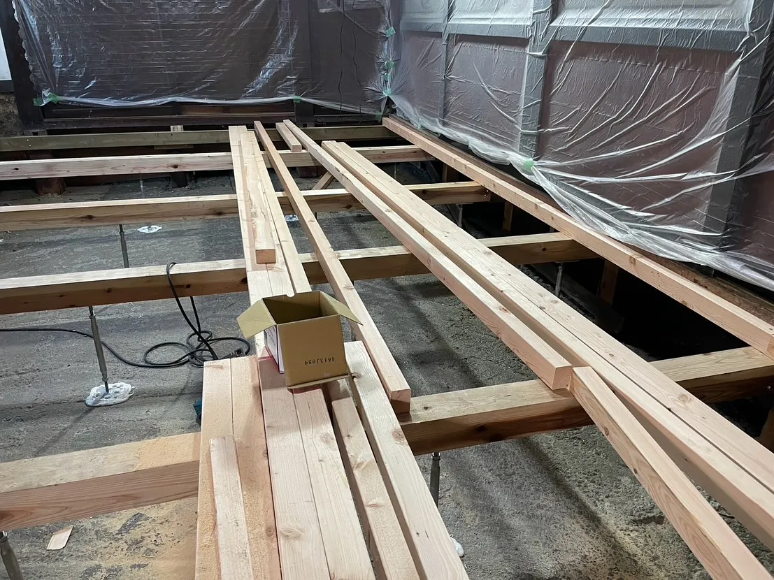 先日土間コンを打ち今日から根太組を始めました😊