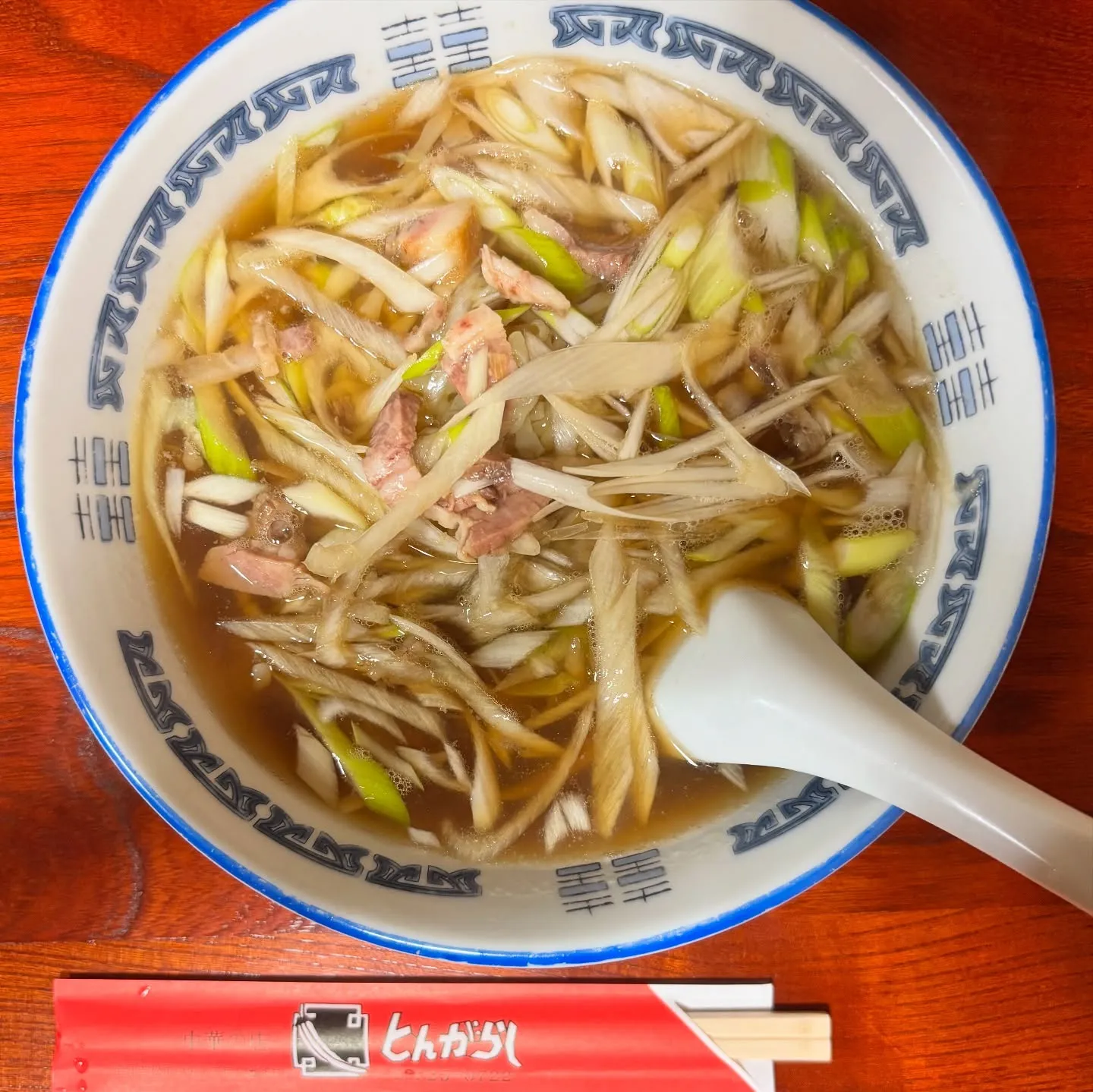 先日若松のプレハブの内部補修工事現場に行き、昼に「とんがらし...