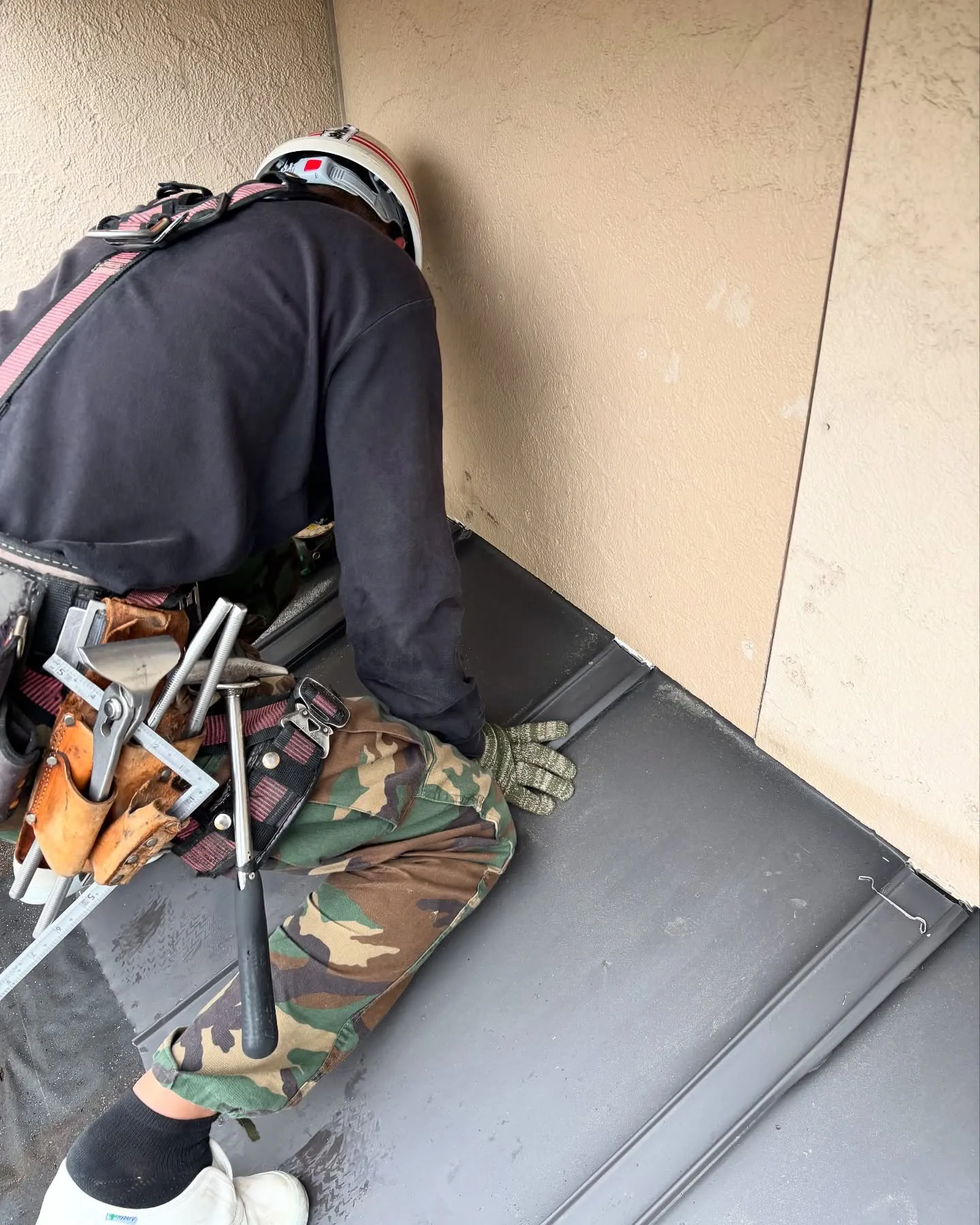 今日から雪害、屋根工事の現場に来ました