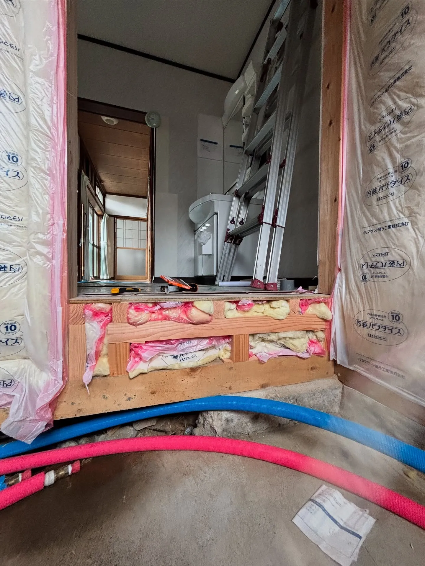 昨日ユニットバス入れ替えの現場に断熱材を入れて貰ったけど断熱...