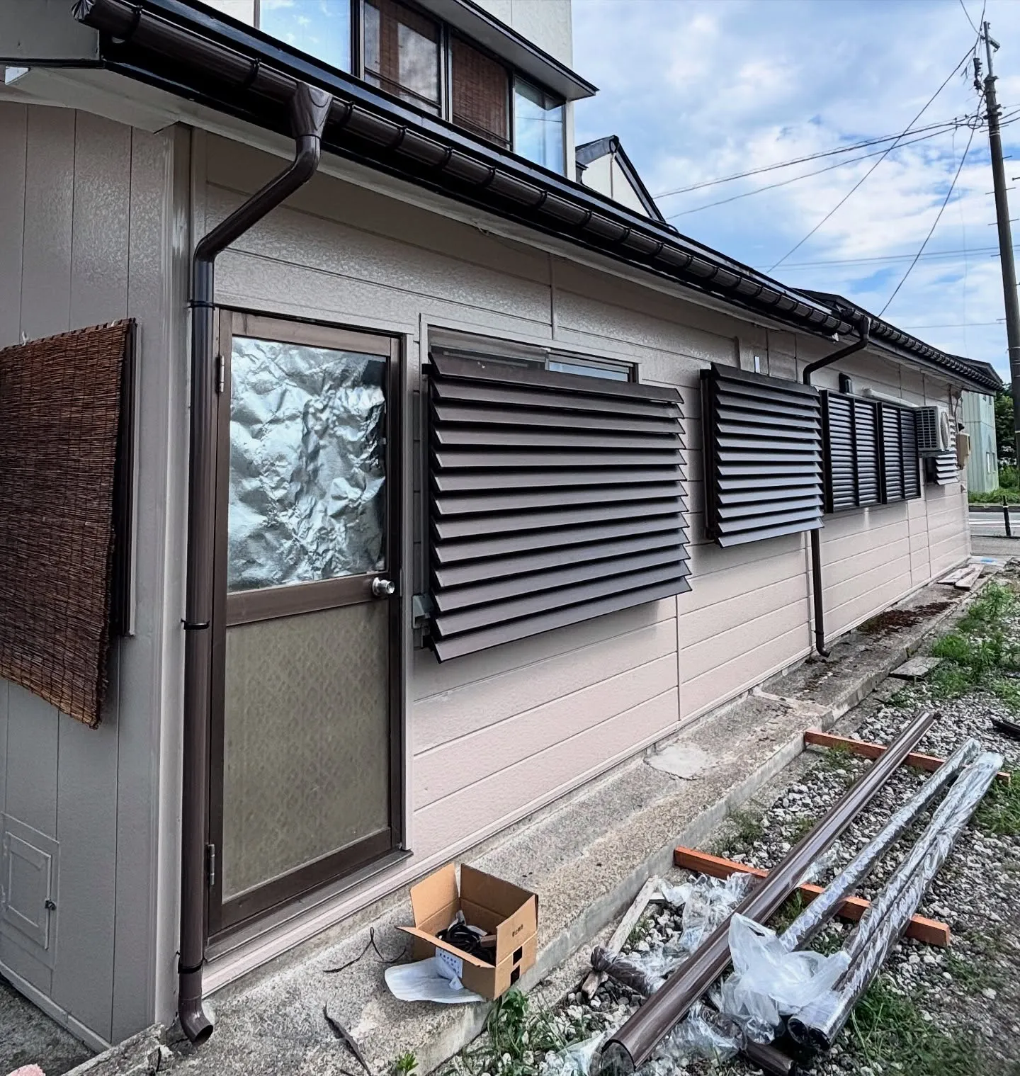 雪害屋根工事の現場の雨樋工事が終了しました😊