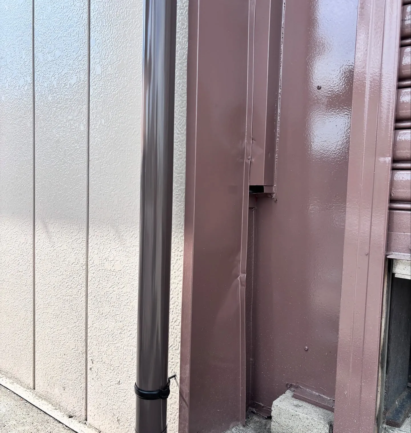 雪害屋根工事の現場の雨樋工事が終了しました😊