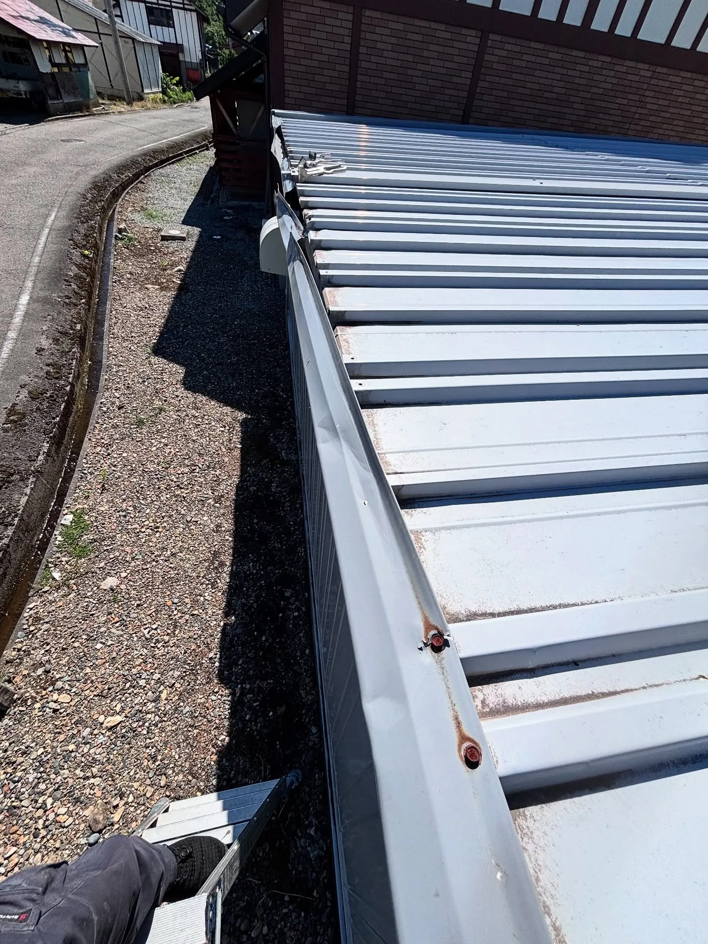 屋根屋さんからの依頼で