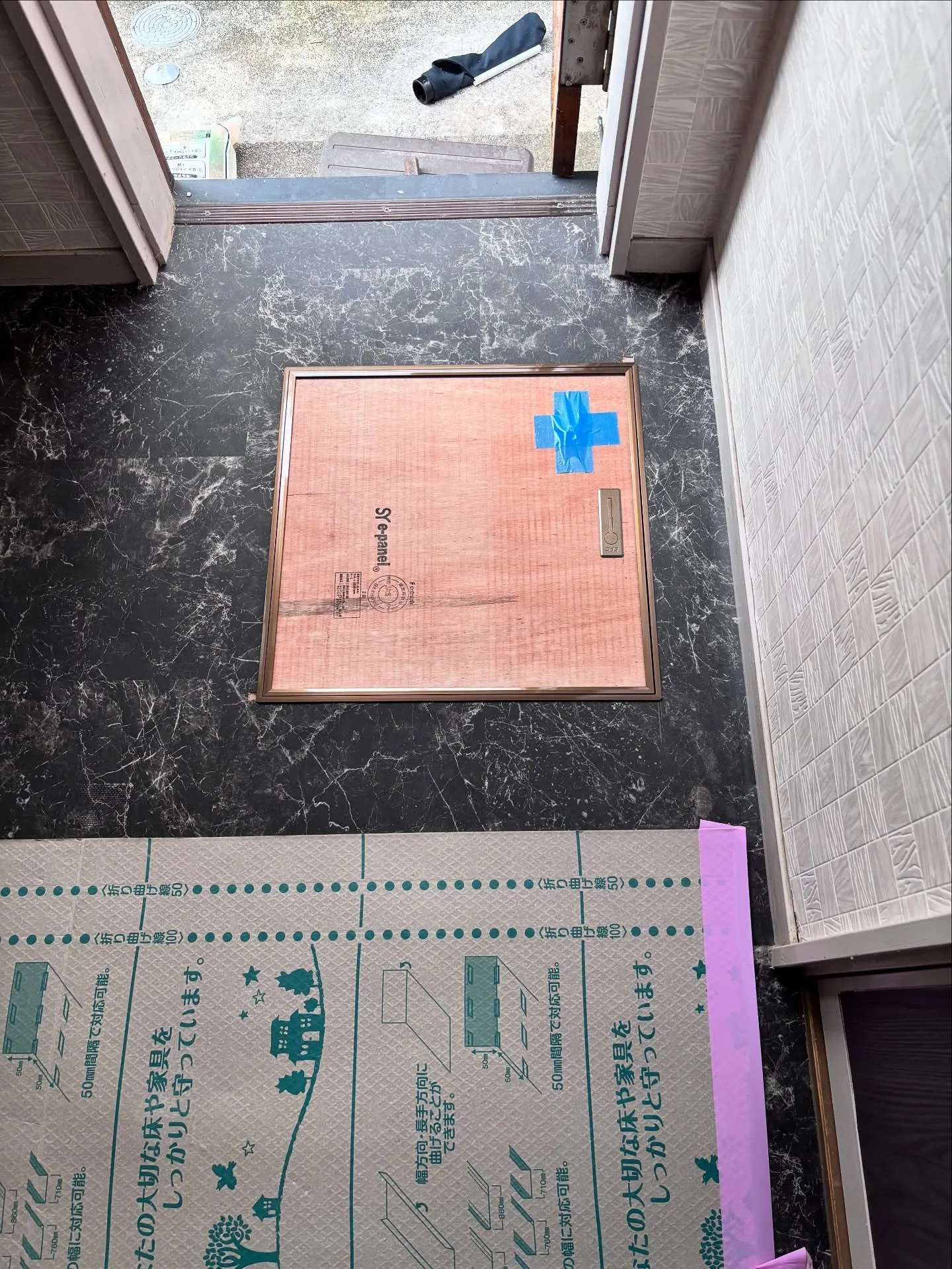 昨日タイル風呂の浴室からユニットバスへのリフォーム工事の現場...