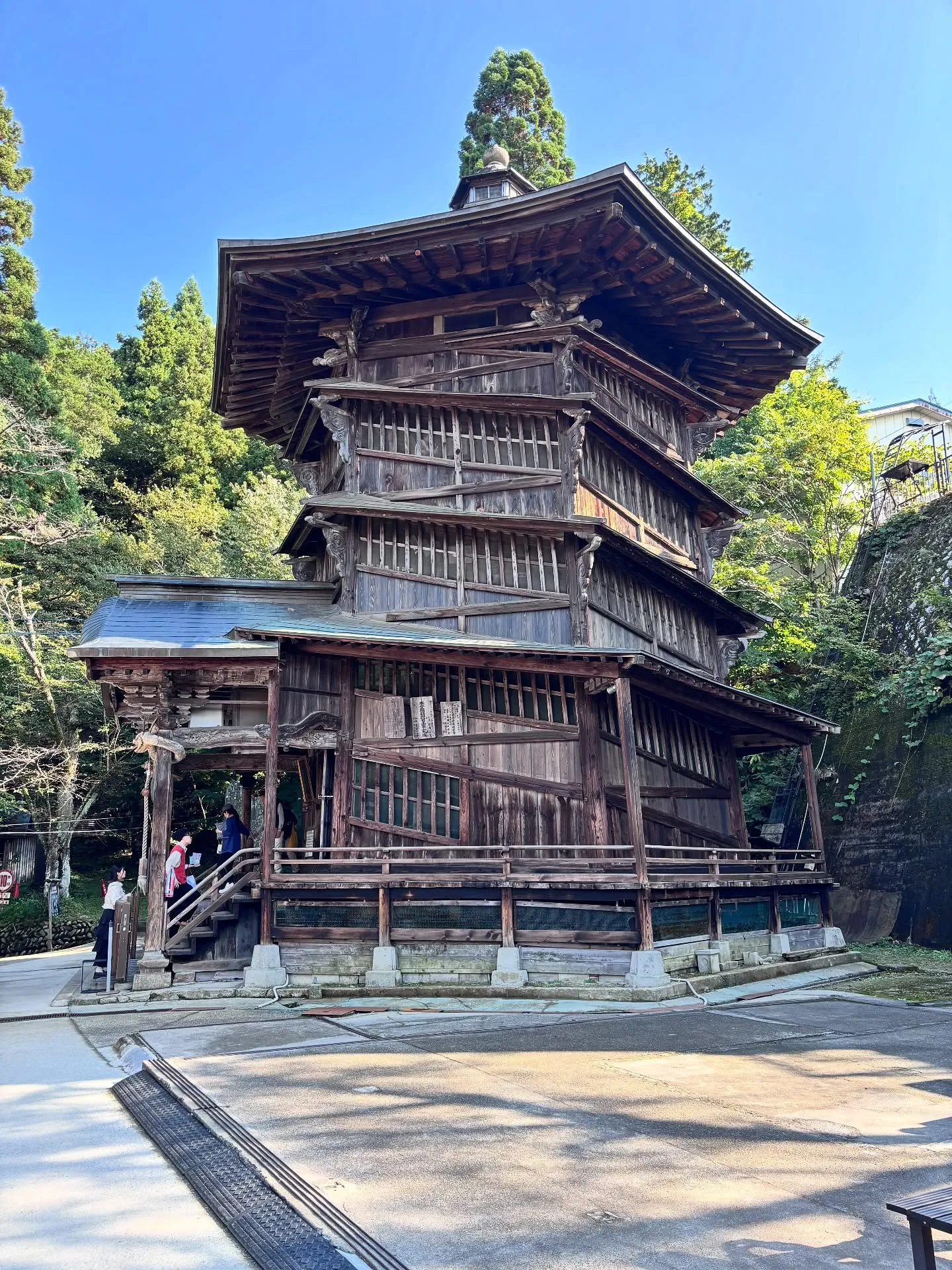 今日は、娘夫婦とお父さんたちが来てくれたので、情緒あふれる大...