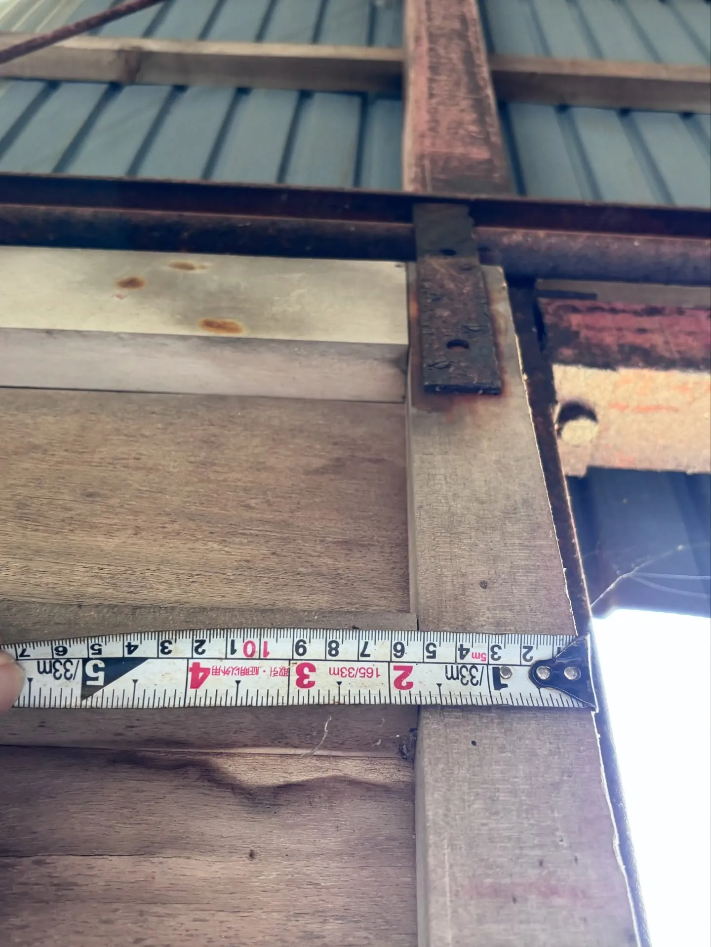 屋根の塗装工事、雪害で傷んだ雨樋の交換、