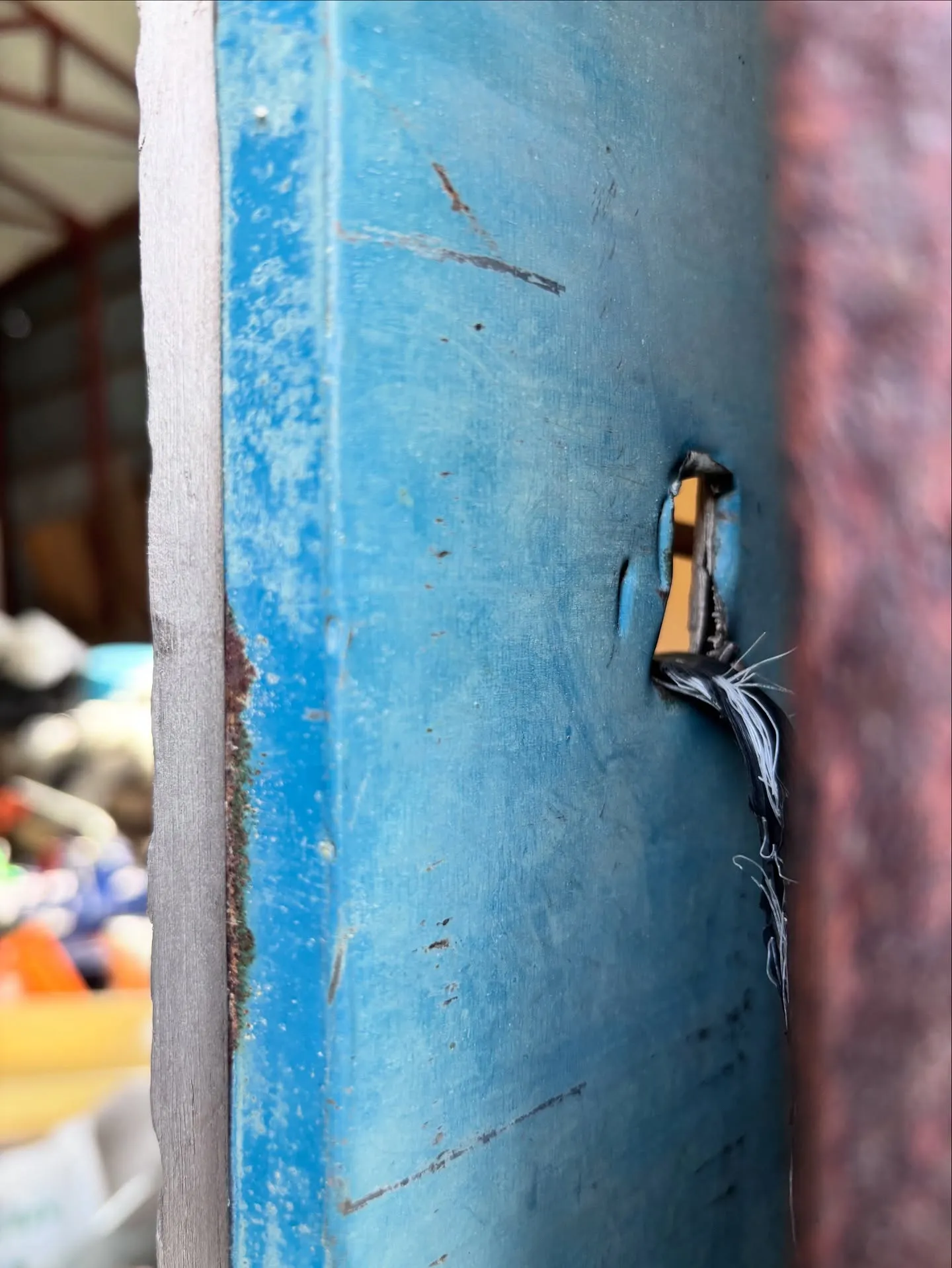 屋根の塗装工事、雪害で傷んだ雨樋の交換、