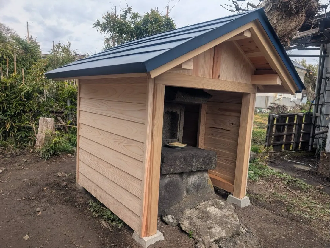 想いを込めて形にした**覆屋（おおいや）**を、これほどまで...