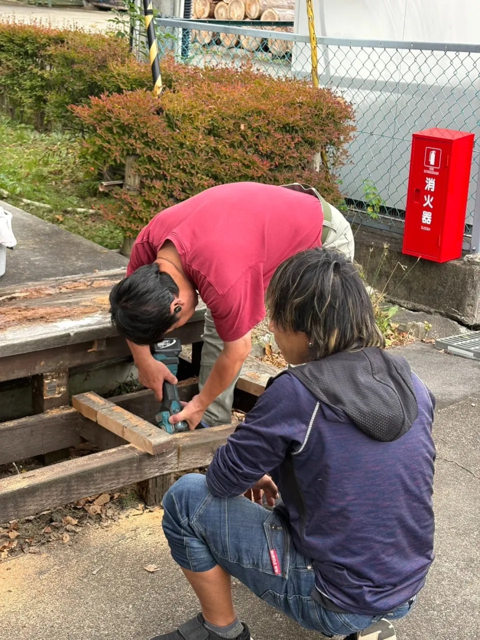外トイレ前の階段が完成しました🙌