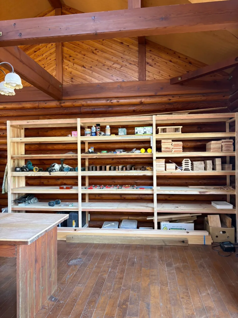 DIYスタジオの中に道具棚が完成しました👏